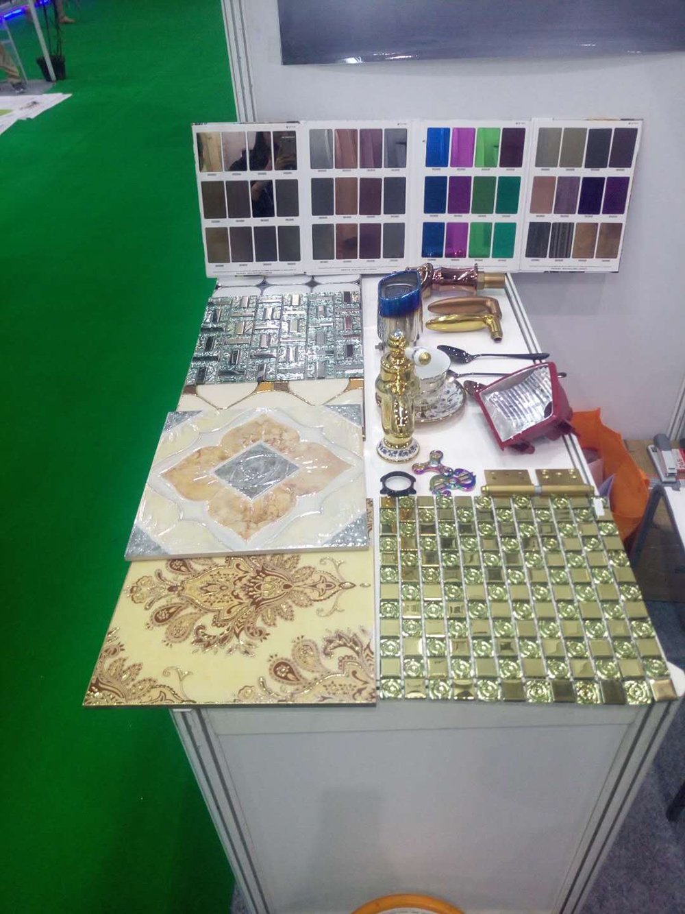 jxs-vacuum-coating-machine-indonesia-exhibition02