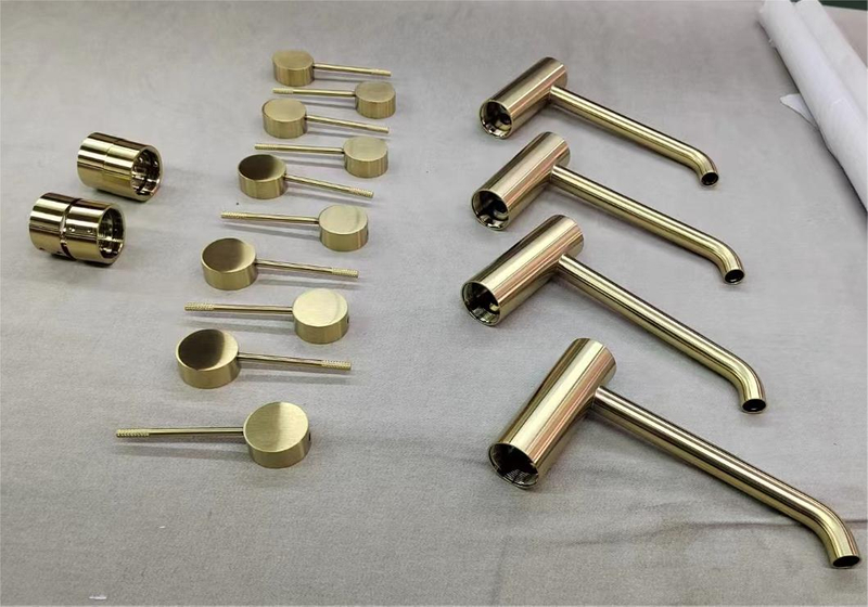 High Efficiency Ceramic Sanitary Ware Vacuum PVD Coating Equipment For Golden Silver Color
