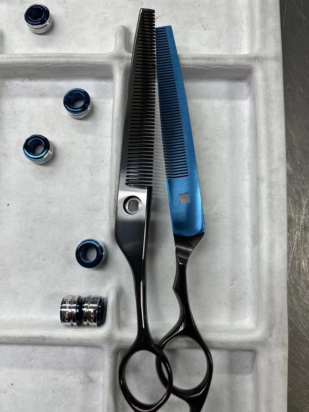 High Efficiency Jewelry Small Titanium Pvd Film Coating Machine 18k Gold Pvd Plated Chains Small Vaccum Coating Pvd