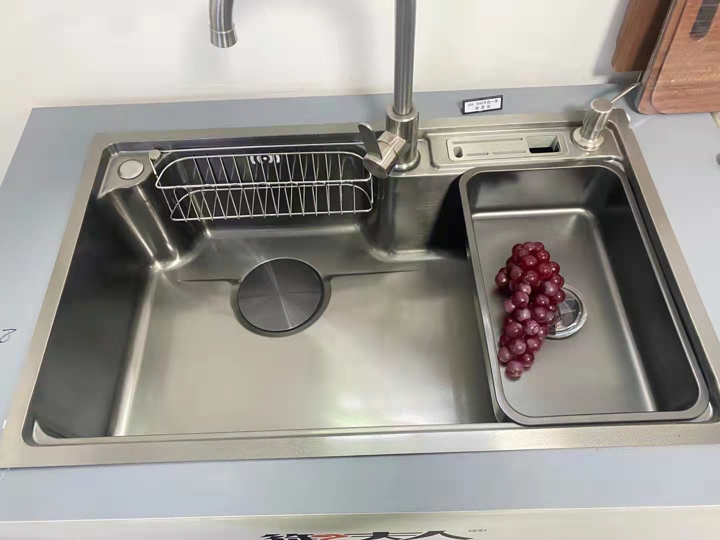 Customized Color High Deposition Speed Plastic Vacuum Metalizing Equipment