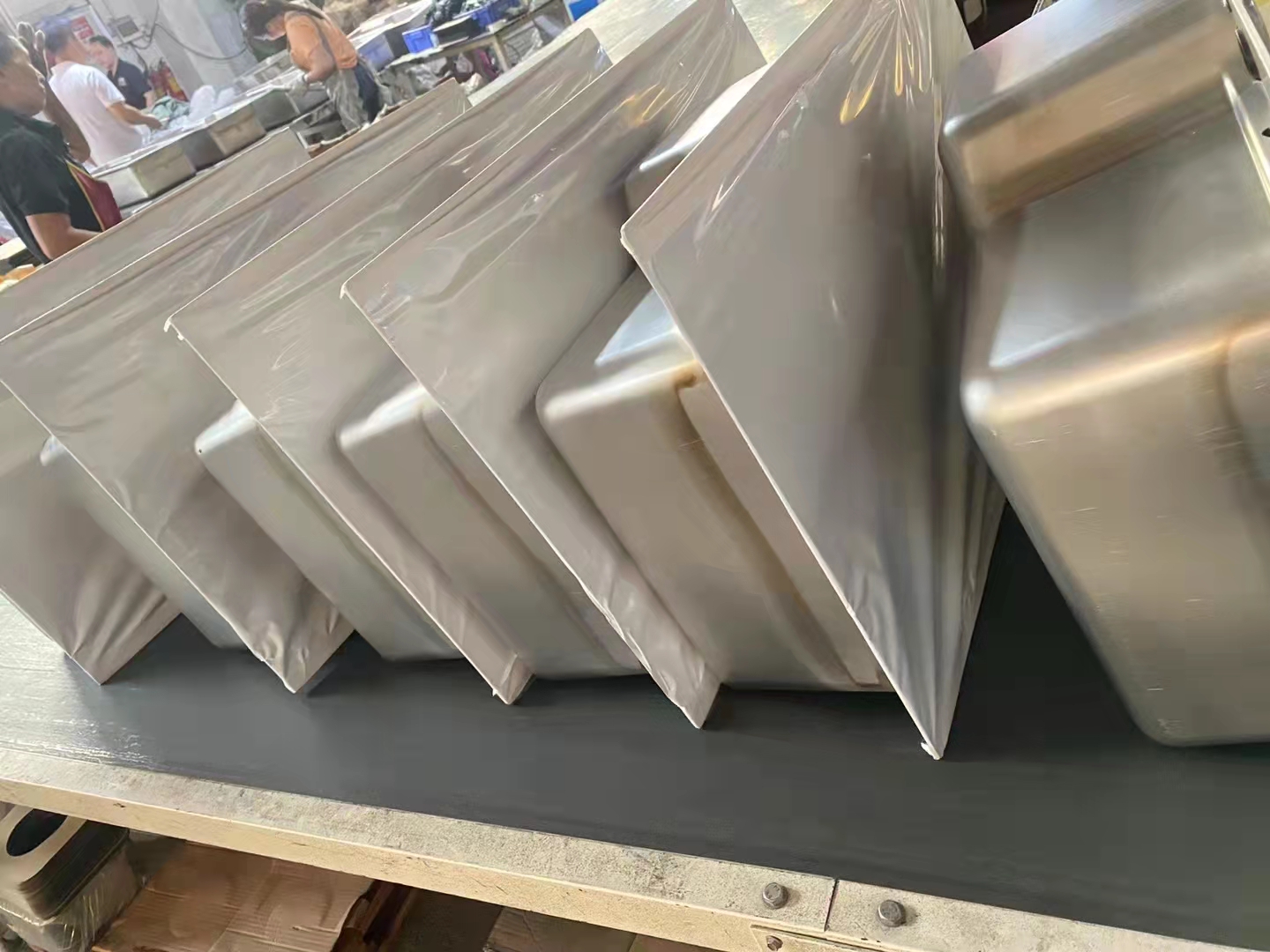 Customized Color High Deposition Speed Plastic Vacuum Metalizing Equipment