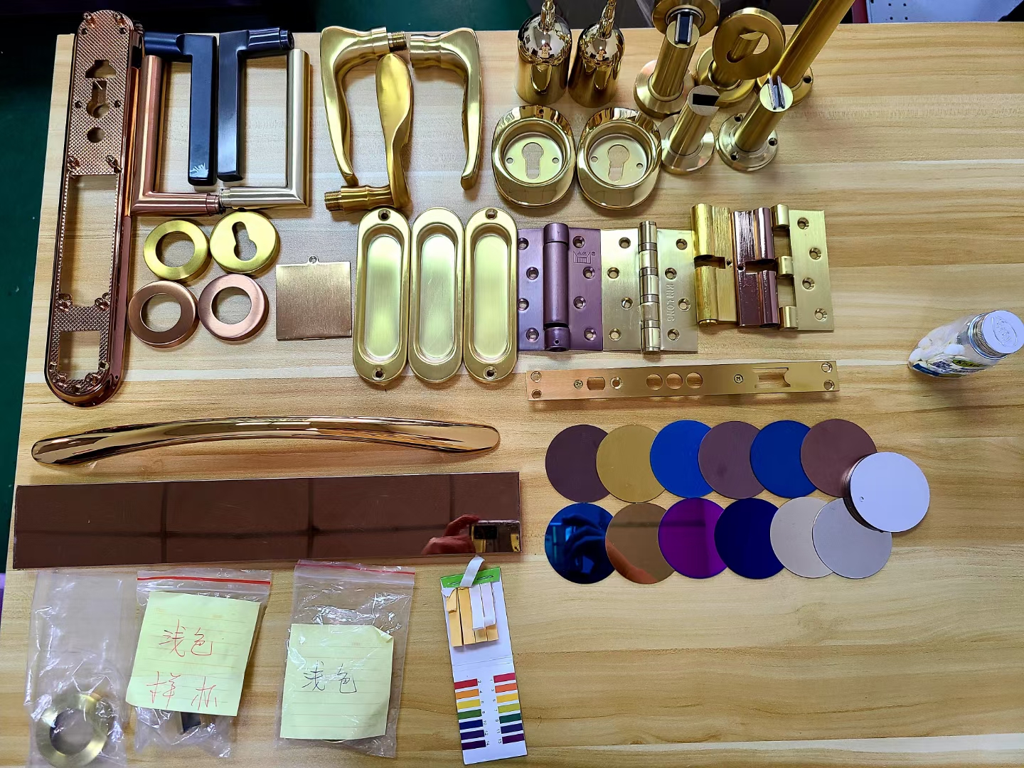 Hardware Accessories PVD Coating Machine, Multi-Color Vacuum Plating Equipment For Metal Parts Clips And Buckles