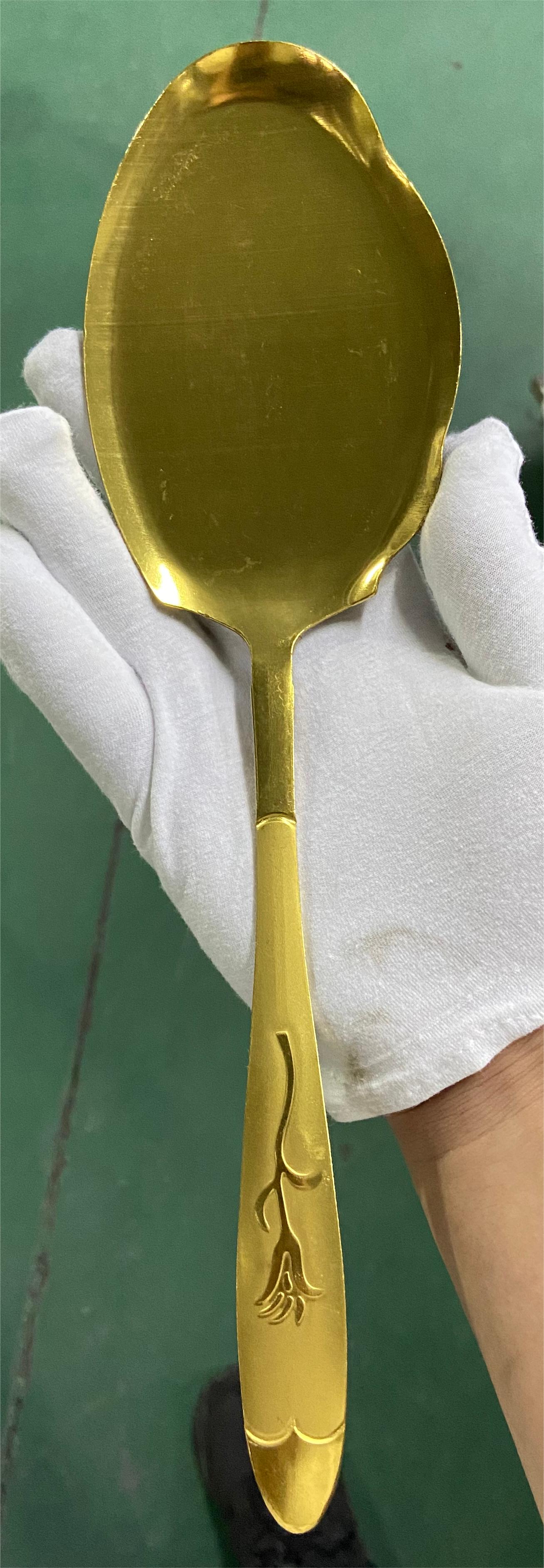 High Efficiency Stainless Steel Spoon Fork Multi Arc Ion Vacuum Coating Machine For Golden Rose Gold Black Blue Color