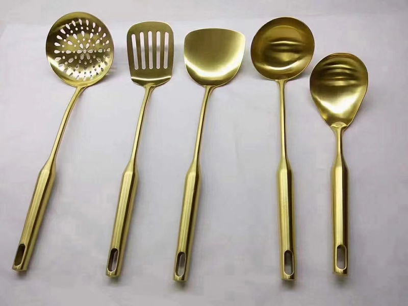 High Efficiency Ceramic Sanitary Ware Vacuum PVD Coating Equipment For Golden Silver Color