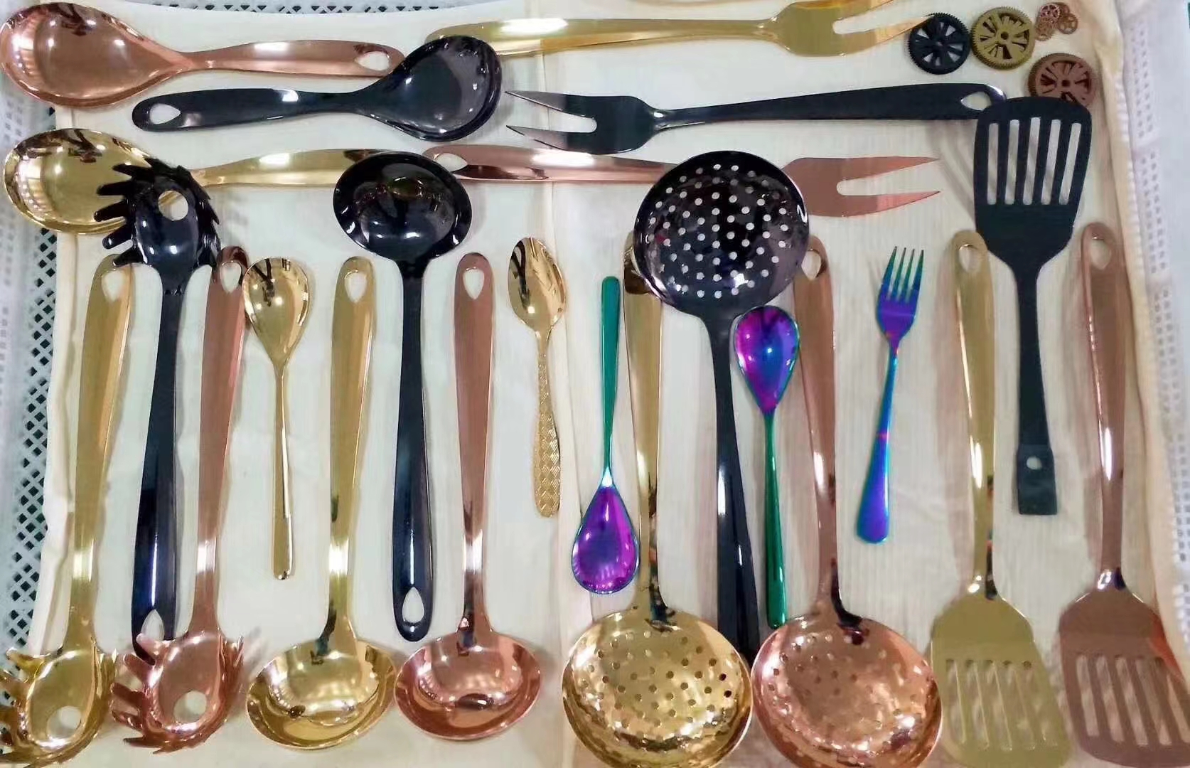 Manufacturer Supplier High Vacuum Automatic Arc Decoration Pvd Coating Machine For Cutting Tools