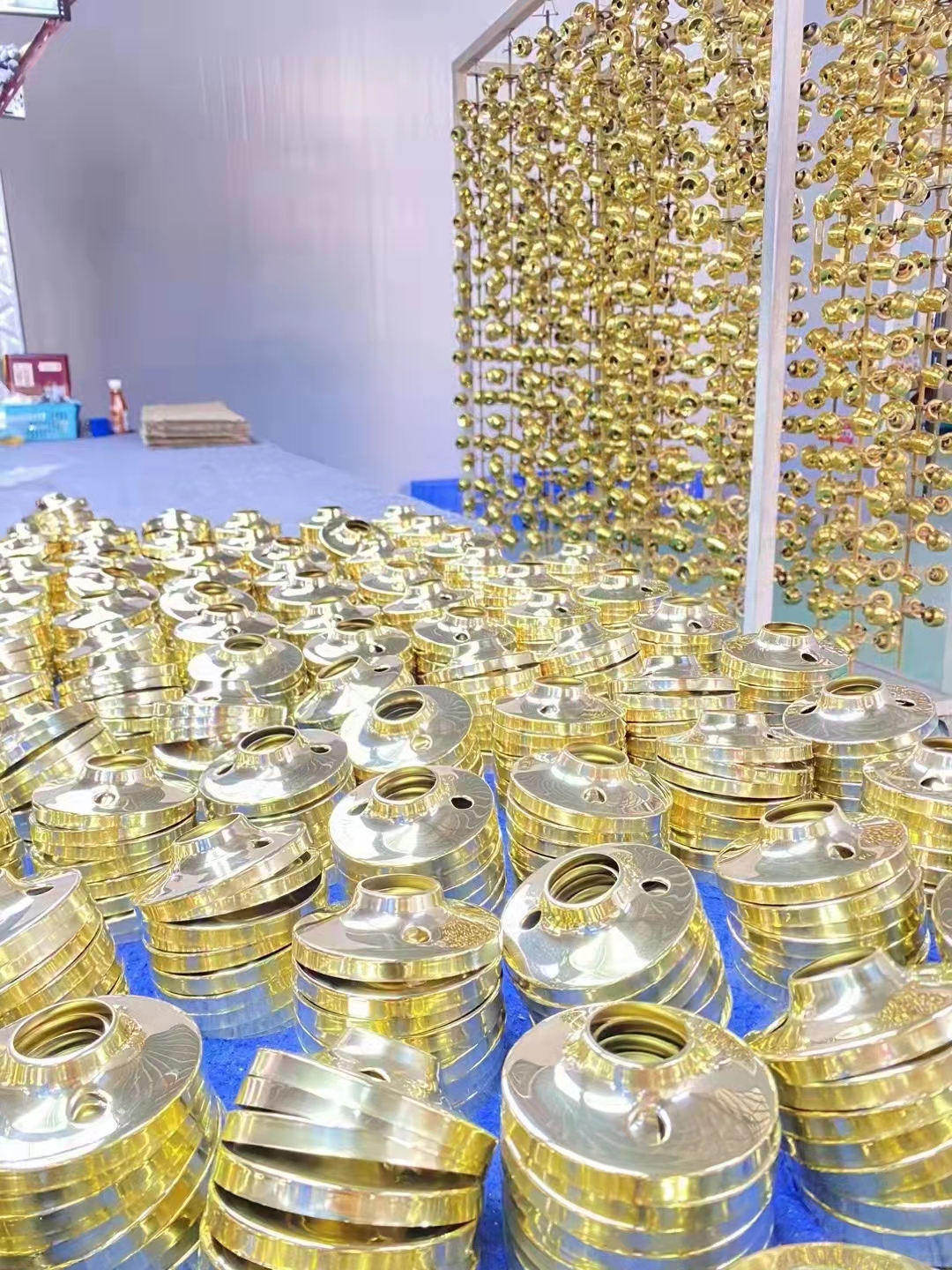 Bright Metallic Gloss Stainless Steel Hardware Accessory PVD Gold Coating Titanium Nitride Coating Machine