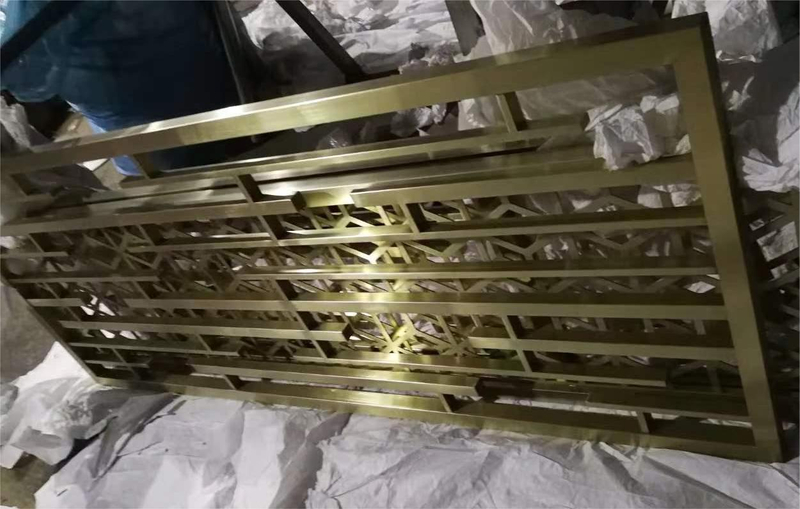 Large-Scale PVD Coating Machine with Wide Workpiece Handling for Decorative Metal Screens & Partitions