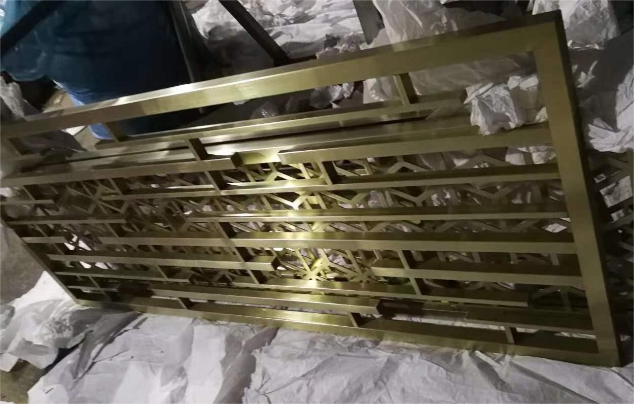 Large-Scale PVD Coating Machine with Wide Workpiece Handling for Decorative Metal Screens & Partitions
