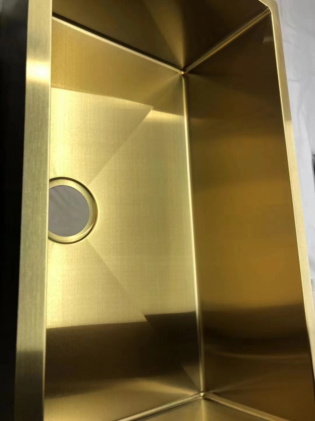 Stainless Steel Sink PVD Coating Machine, Stain-Resistant And Hygienic Metalic Finish For Kitchen Fixtures